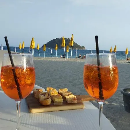 Gallinara A Due Passi Dal Mare Ad In Liguria * אלבניה
