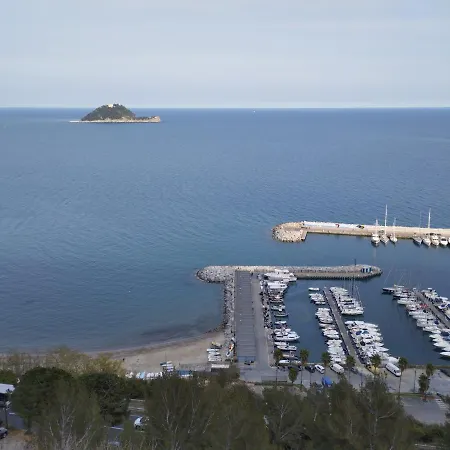 Gallinara A Due Passi Dal Mare Ad In Liguria Appartamento *