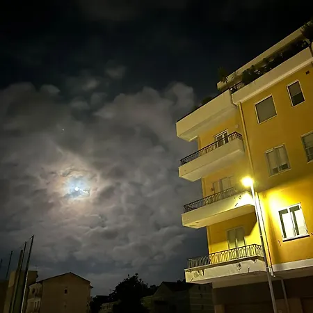 Gallinara A Due Passi Dal Mare Ad In Liguria * אלבניה