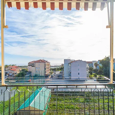 Appartement Gallinara A Due Passi Dal Mare Ad In Liguria